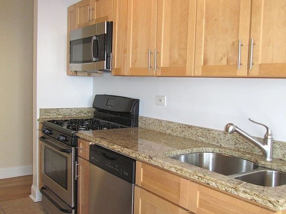 4th image of 12333 83rd Ave APT 1306