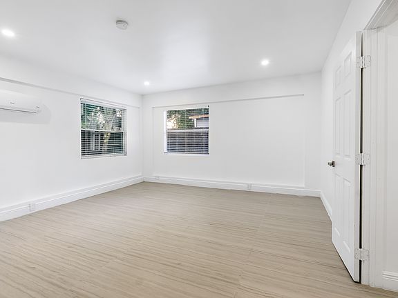5th image of 1364 NE 145th St #1