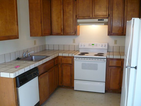 5th image of 1006 1st St W