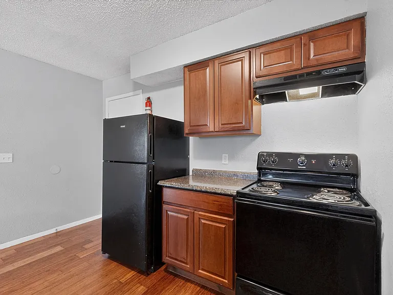 400 Raymond St #16 — Photo 16