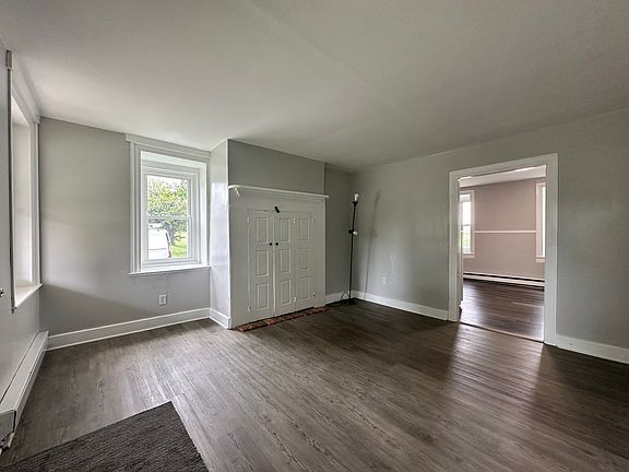 5th image of 8 Godfrey St Unit D