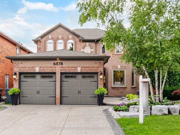 6878 Summer Heights Dr, Mississauga, ON L5N 7E9