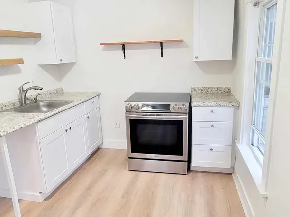 35 Boody St #2A, Brunswick, ME 04011