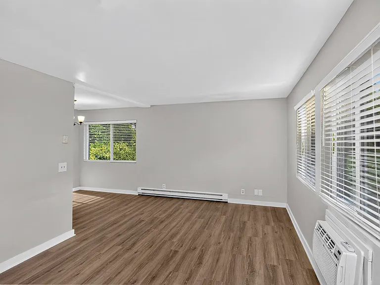 550 Harding Pl #E103 — Photo 25