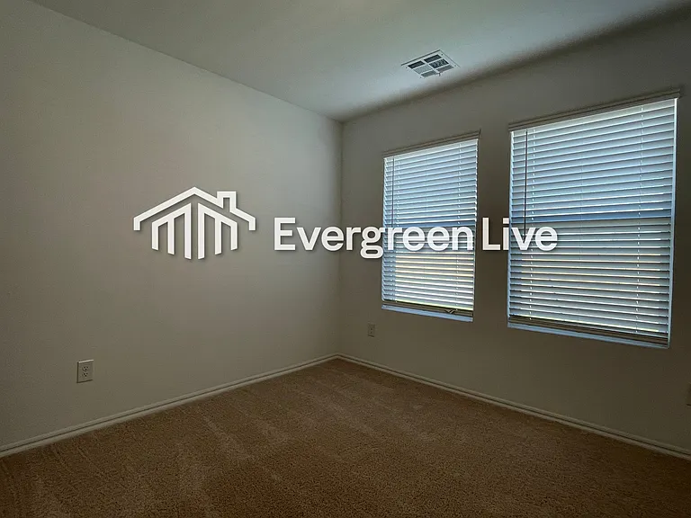 2208 Bleeker St — Photo 15