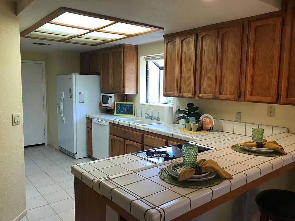 1st image of 2233 Corral Dr