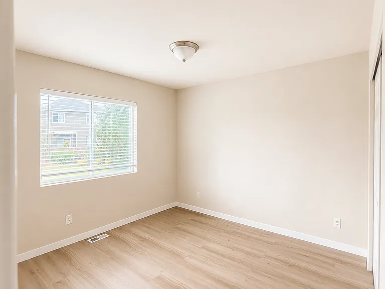 11552 174th St E — Photo 13