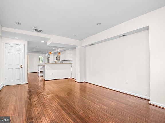 4th image of 481 Ridge St NW