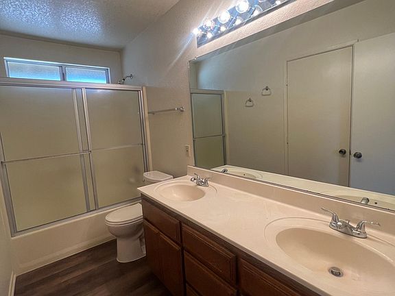 3rd image of 16665 Las Palmas St
