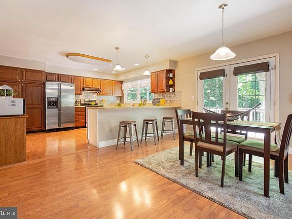 4th image of 44549 Eleanor Ct