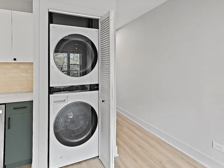 5616 N Washtenaw Ave #202 — Photo 7
