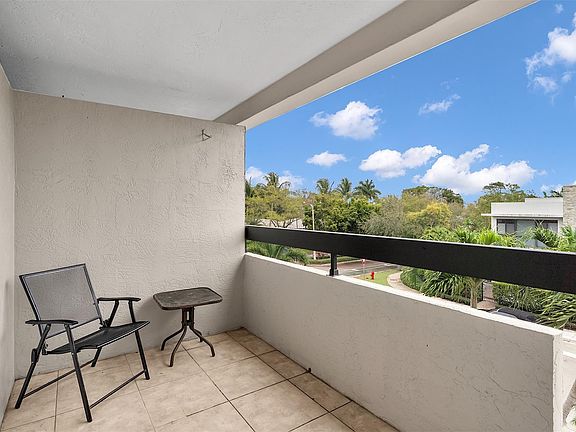 2nd image of 5495 NE 25th Avenue #300