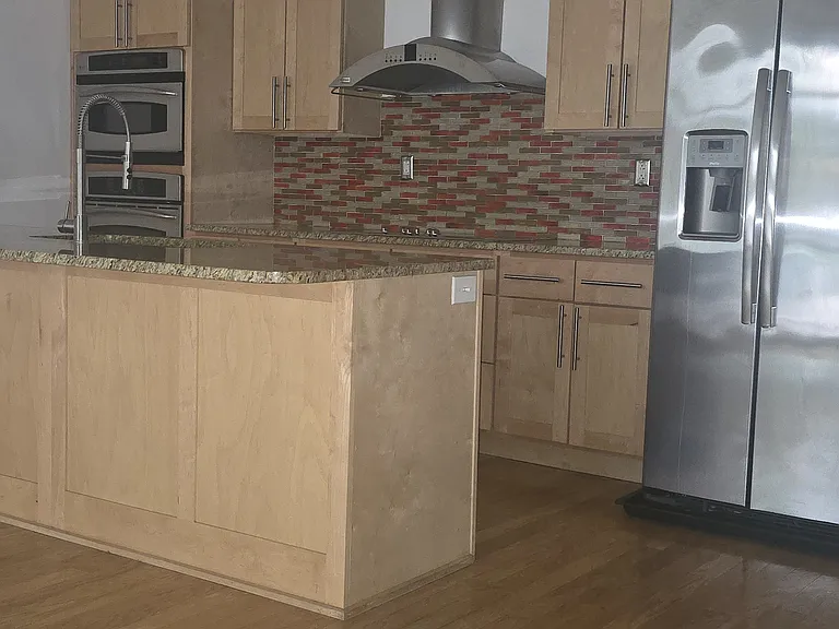 1339 S Flores St #107 — Photo 7