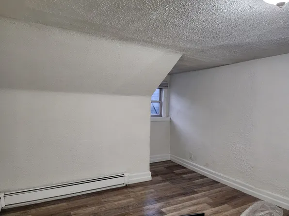 455 Gregory Avenue image 7 of 10