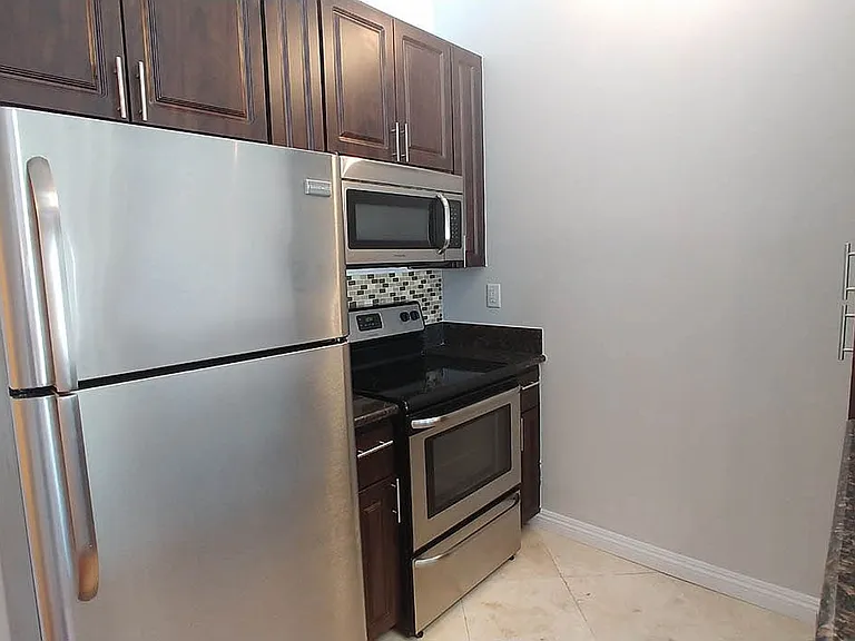 Villa De Adel Apts — Photo 133