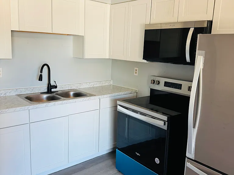 9634 Elnora St #B — Photo 8