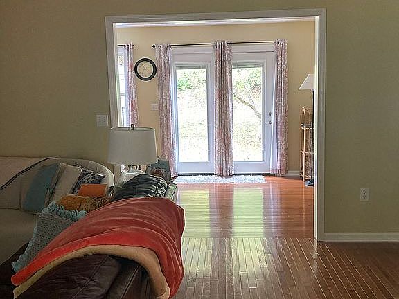 3rd image of 192 Cedar Hills Dr