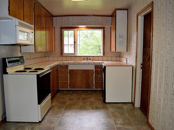 4th image of 723 W Lennox St