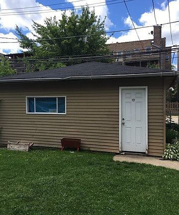 4th image of 6116 N Oakley Ave