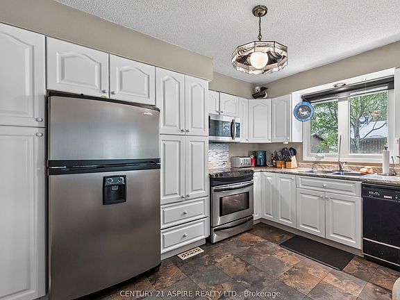 4th image of 324 Rantz Rd