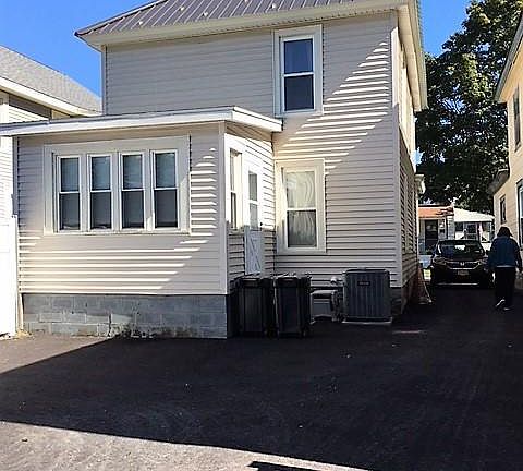 4th image of 12 Cortland St