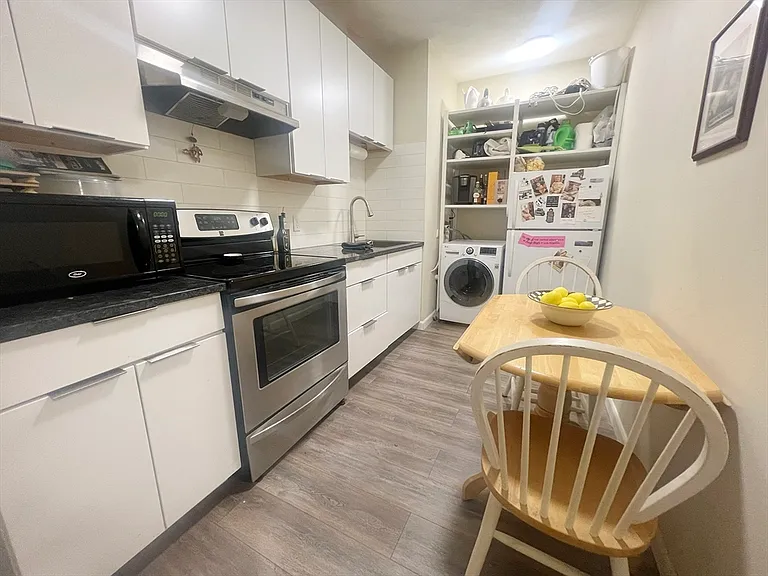 122 London St #2 — Photo 9