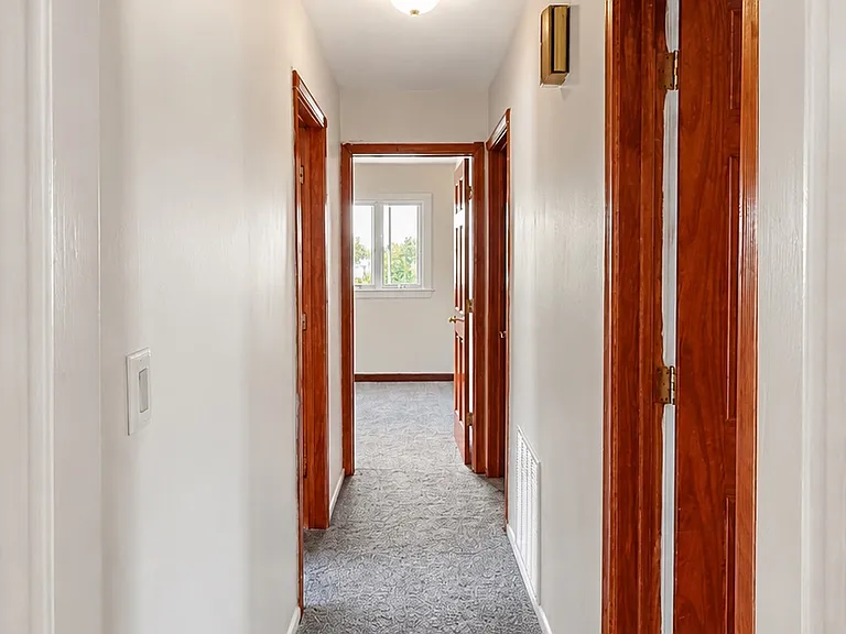 124 Kelvin Ave #2 — Photo 9