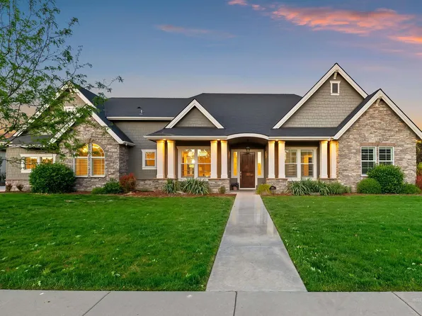 1102 N Lionbridge Ave, Eagle, ID 83616