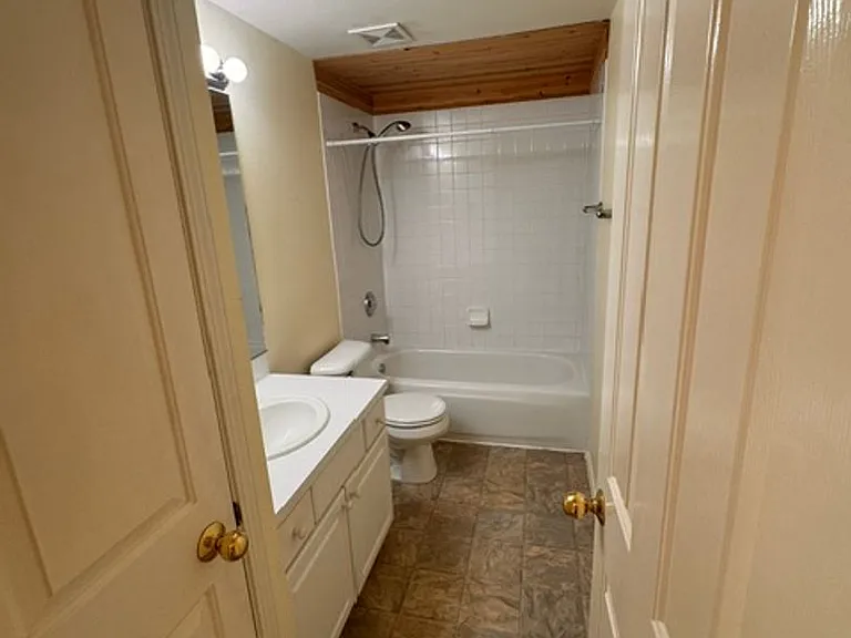 10100 Zermatt Cir — Photo 39