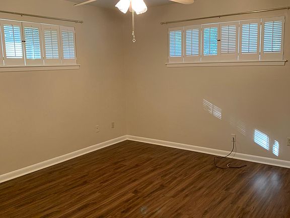 3rd image of 130 S Southlawn Dr