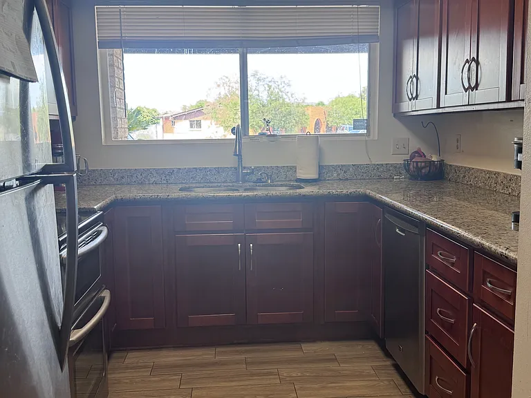 3945 W Mission Ln — Photo 6