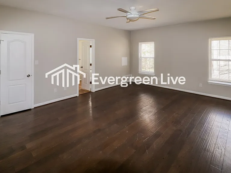 1204 Willow Creek Ct — Photo 7