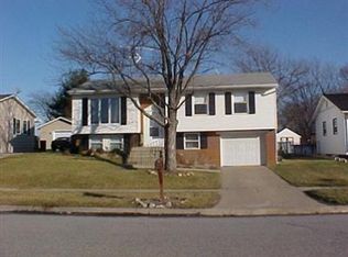 208 S Chase Dr, Crown Pt, IN 46307
