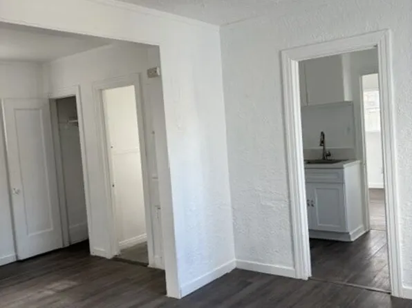 629 E 77th St, Los Angeles, CA 90001