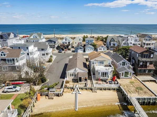 2 Riverview Pl, Sea Bright, NJ 07760