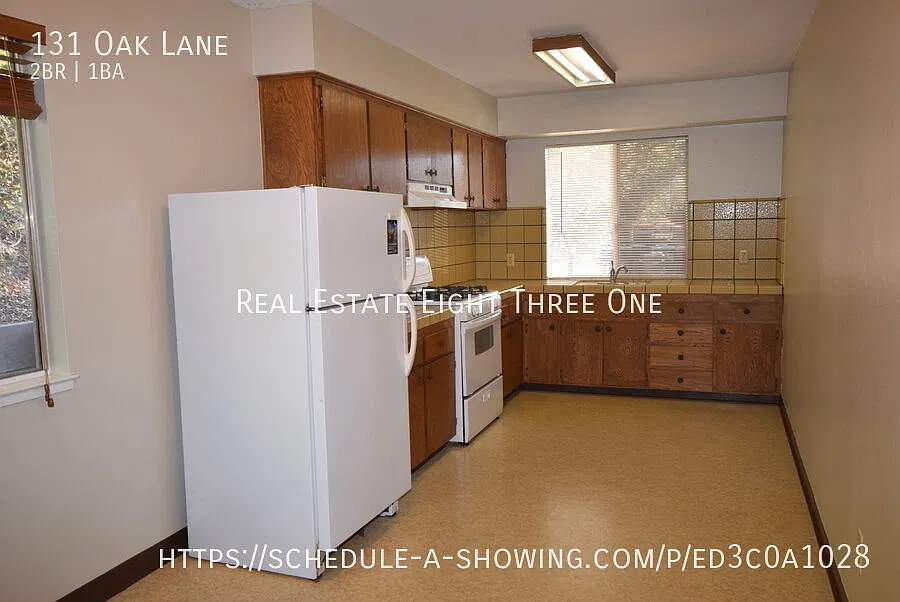 Scotts Valley 2 bedroom with attached garage and yard — Photo 2