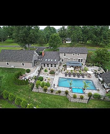 3rd image of 104 N Vassar Dr