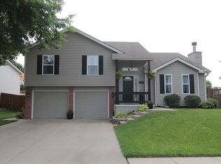 4706 Crystal Dr, Saint Joseph, MO 64503