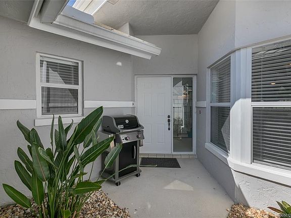 5th image of 2436 SW Foxpoint Trl