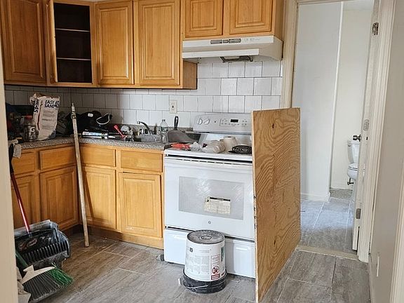 4th image of 506 S Broadway APT 4B