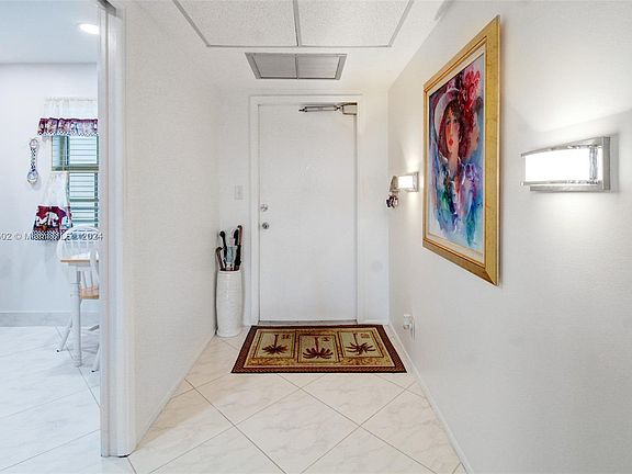 5th image of 575 Oaks Ln APT 502