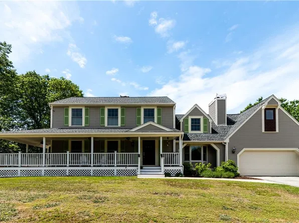15 Caraway Dr, Johnston, RI 02919