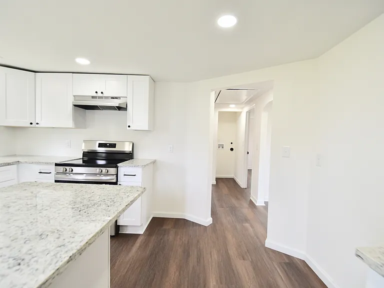 10169 Locust St — Photo 8