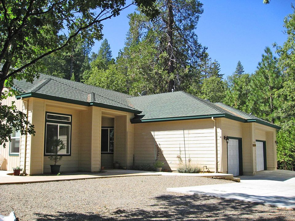 Entry and 3 Car Garage