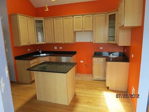 2nd image of 773 E Oakwood Blvd Unit 3