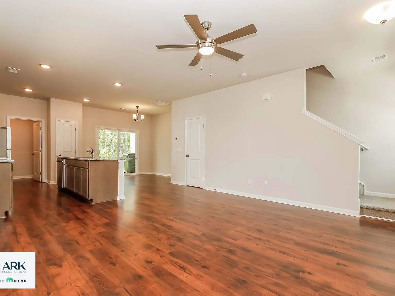 3 bed, 2.5 bath, 1315 sqft, $1,849 — Photo 4