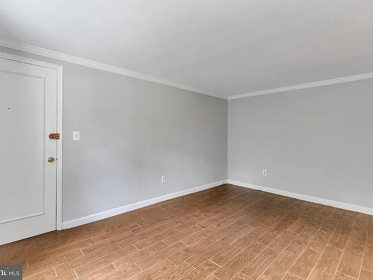 702 S Arlington Mill Dr #304 — Photo 3