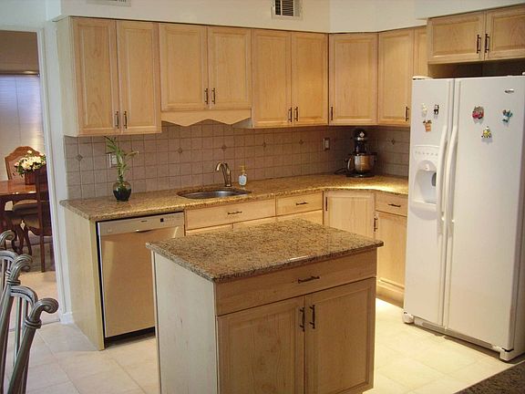 New Kitchen with Grantie & Bosch Appliances