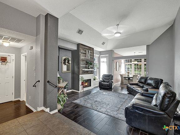 3rd image of 351 Thomas Dr