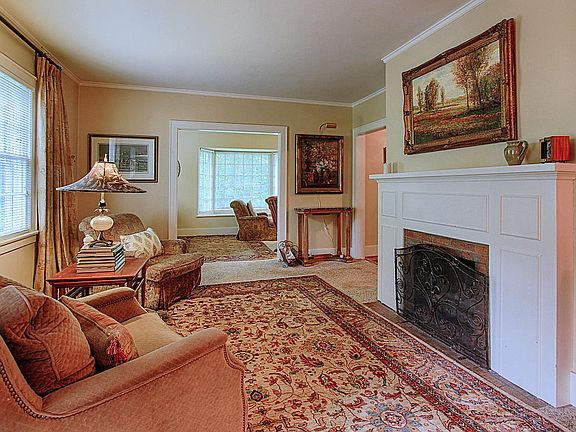 3rd image of 3858 Dellwood Dr